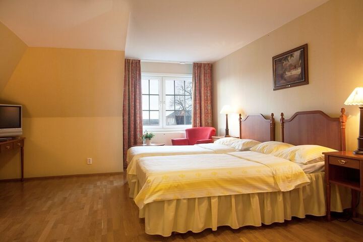 Room 7 of 37