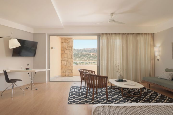 Room 4 of 70