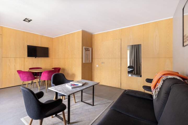 Room 42 of 68