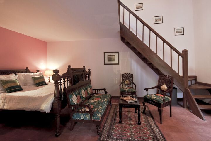 Room 4 of 162