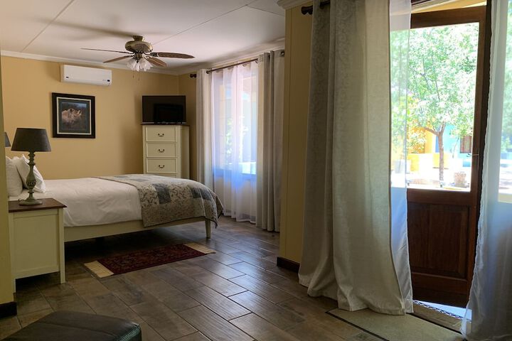 Room 10 of 143