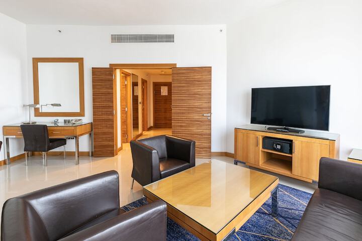 Room 46 of 98