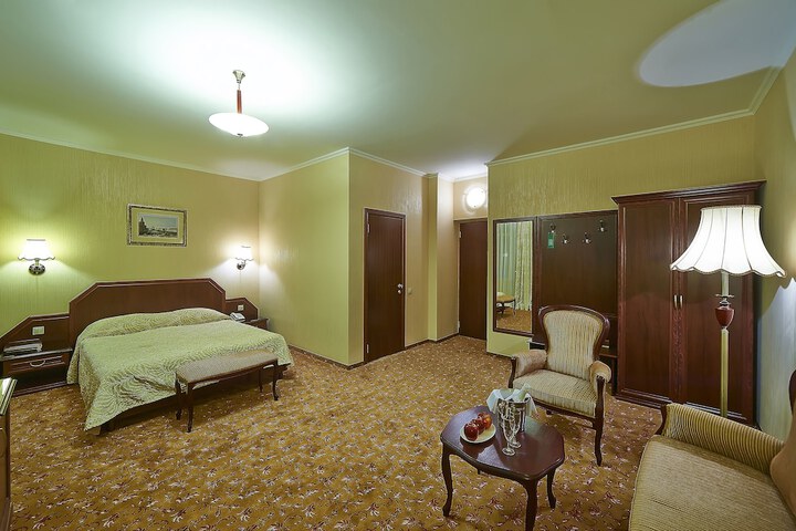 Room 6 of 43