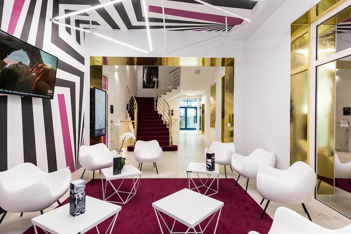 Entrance & Lobby