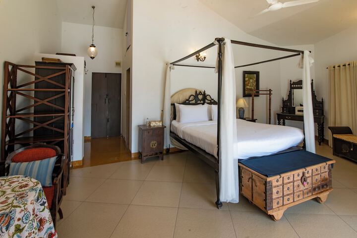 Room 40 of 119