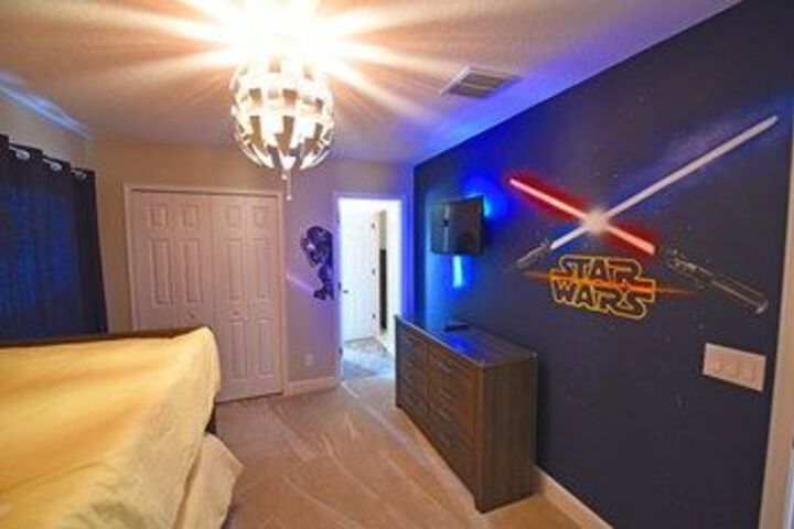 Room 9 of 23