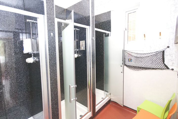 Room 13 of 24