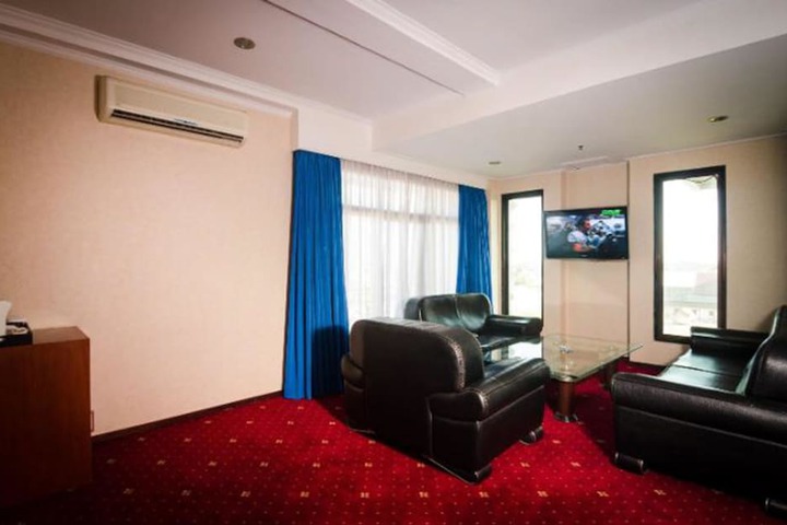 Room 10 of 101