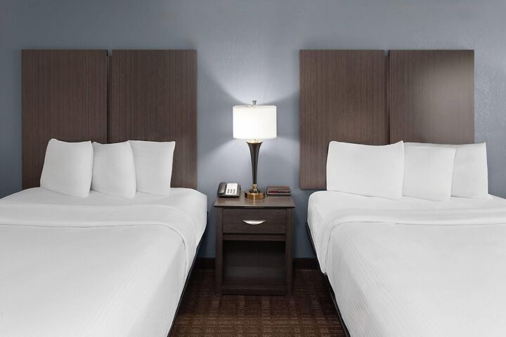 Room 10 of 33