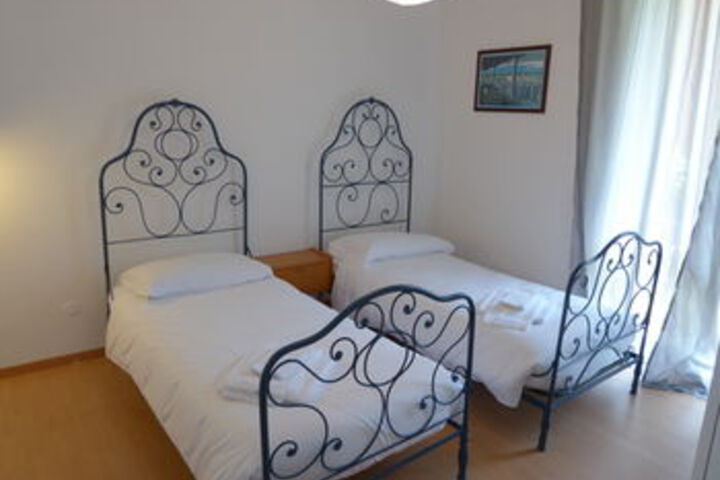 Room 127 of 450