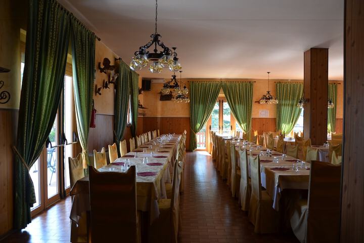 Dining Photos