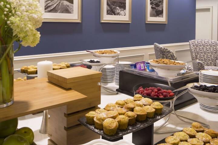 Breakfast buffet