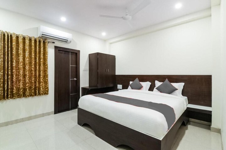 Room 13 of 26