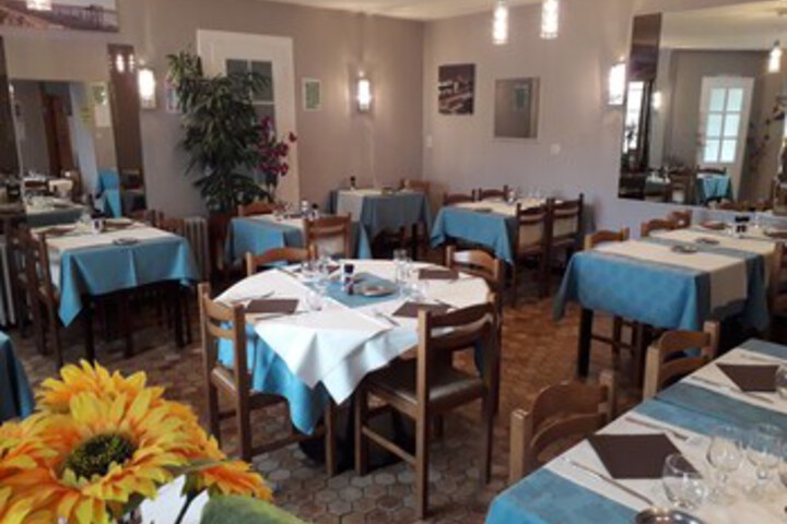 Dining 3 of 5