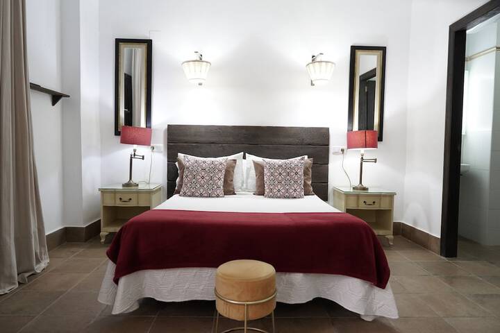 Room 2 of 31