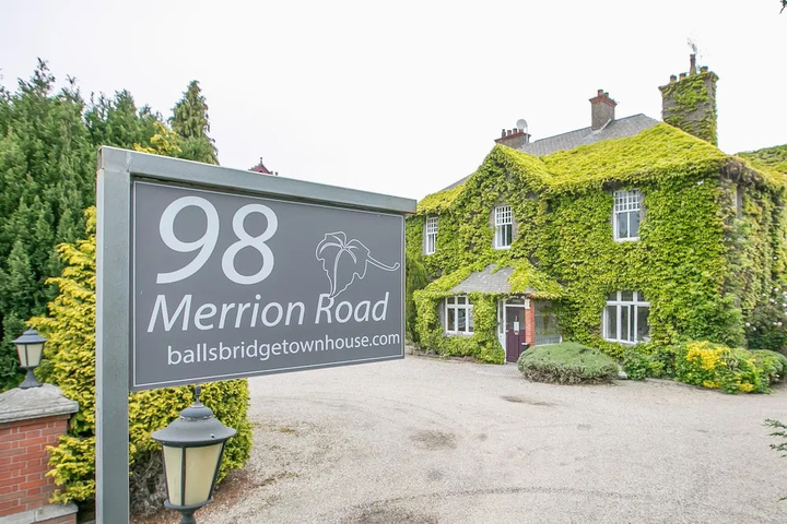 BALLSBRIDGE TOWNHOUSE - MERRION ROAD