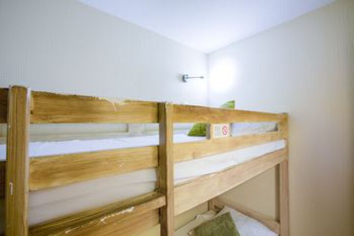 Room 70 of 228