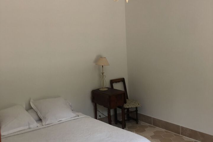 Room 13 of 145