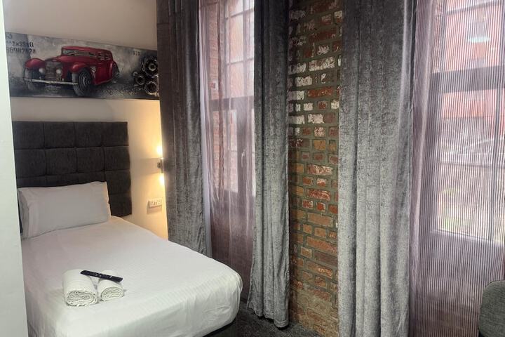 Room 35 of 70