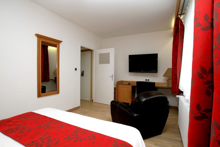 Room 5 of 38