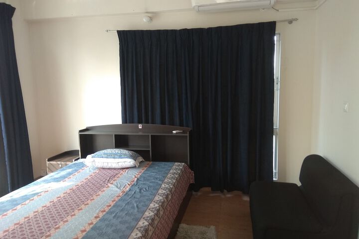 Room 5 of 18