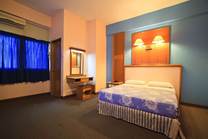 Room 8 of 60
