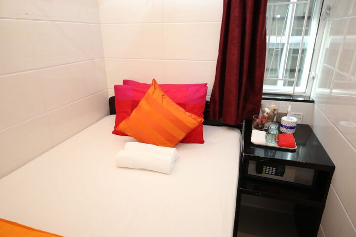 Room 54 of 100