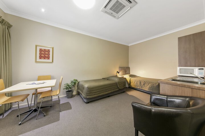 Room 8 of 43