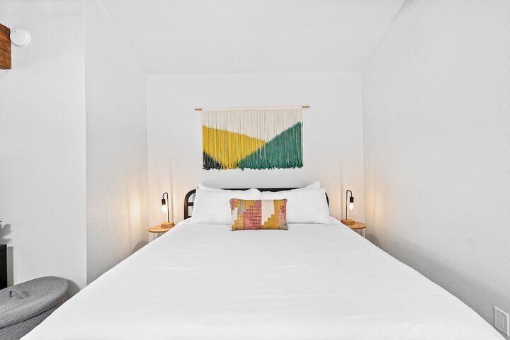 Room 7 of 173