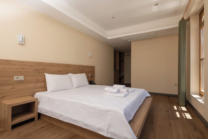 Room 7 of 24