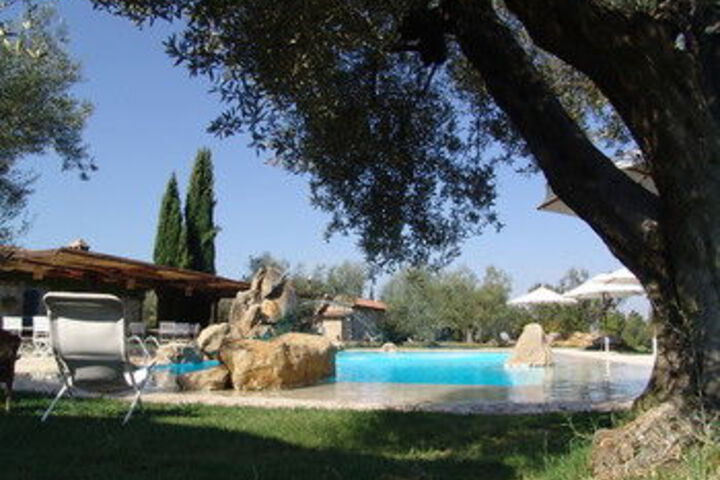 Pool 24 of 28