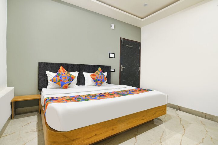 Room 9 of 29