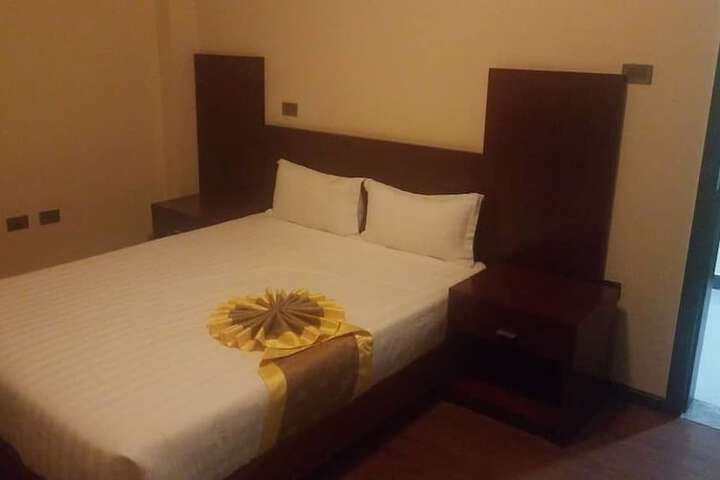 Room 11 of 15