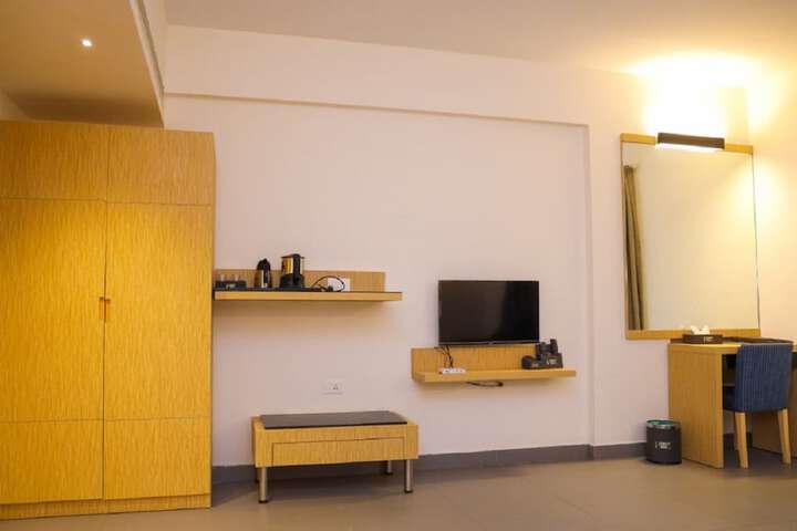 Room 14 of 26