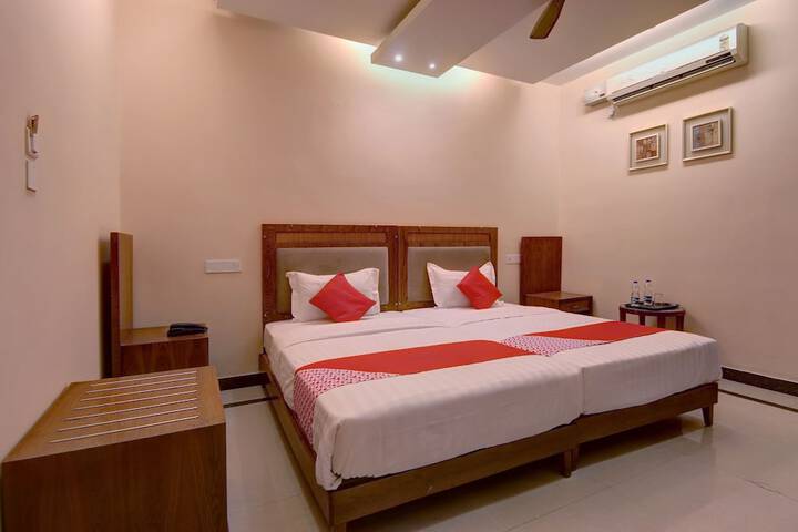 Room 16 of 24