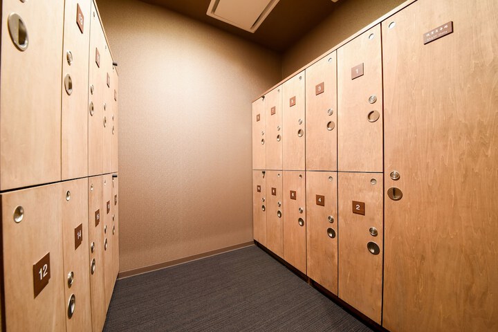 Room 12 of 81