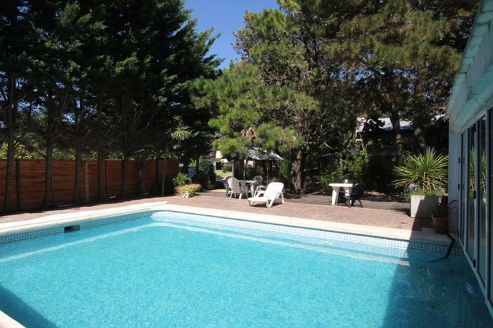 Pool 11 of 14