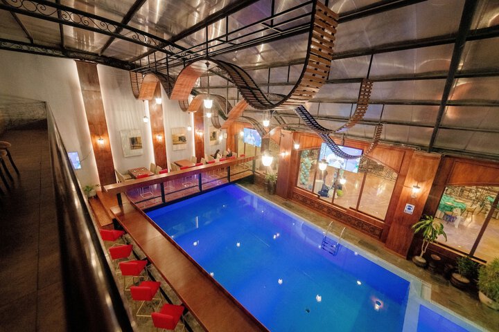 Hotel with Pool