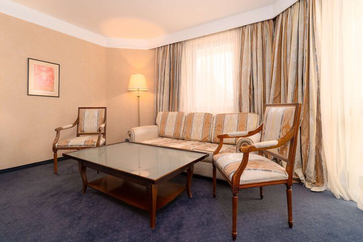 Room 65 of 159