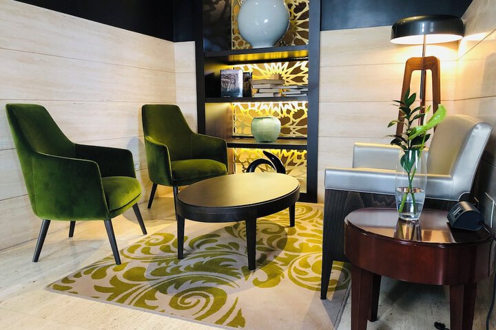 Lounge 96 of 134