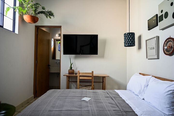 Room 10 of 48