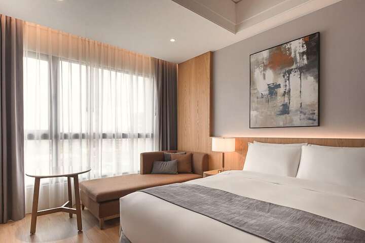 Room 4 of 38