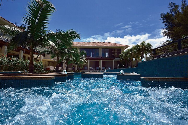Hotel Pool