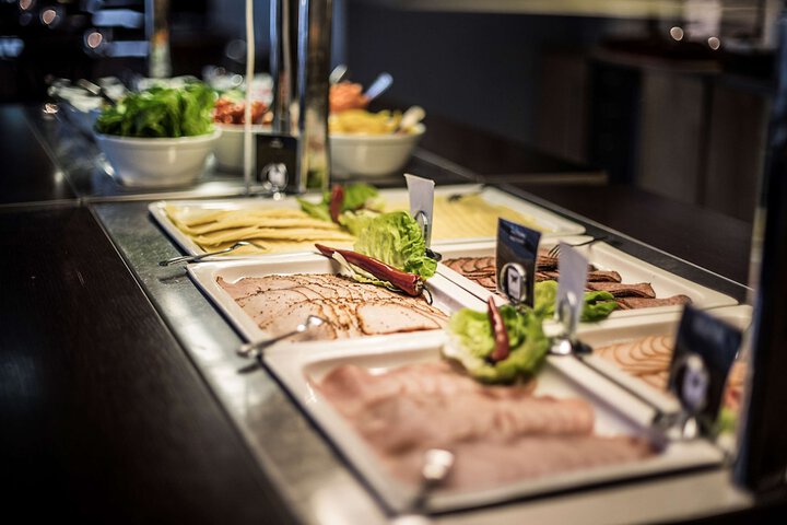Dining 59 of 70