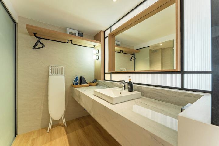 Room 63 of 112