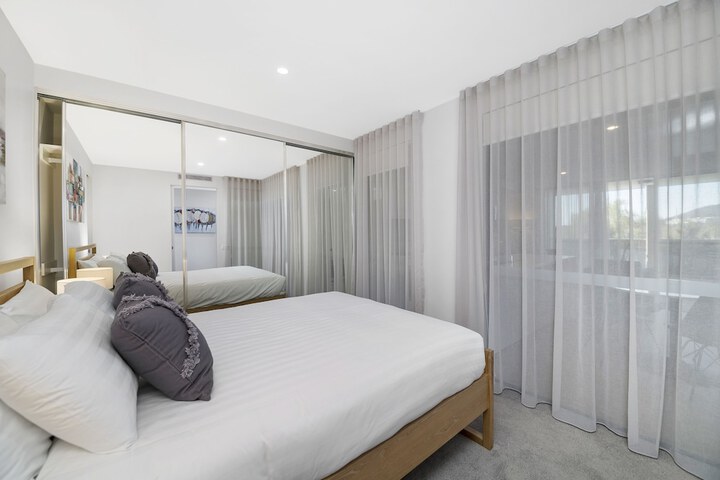 Room 5 of 25
