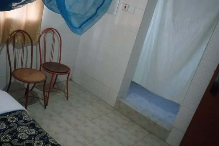 Room 10 of 31