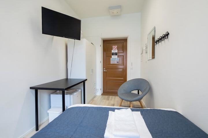 Room 4 of 69