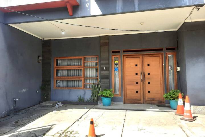 Hotel O Regol Srimahi Residence