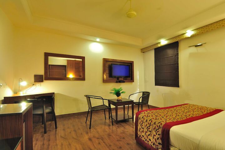 Room 5 of 31